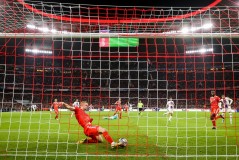 皇马主帅变阵，巨星回归助力逆转胜，皇马积分榜领先优势明显